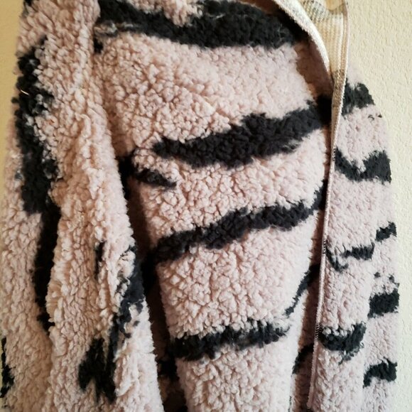 Lularoe Teddy Bear Tiger Stripe Fuzzy Dusty Rose Hooded Open Cardigan M- NEW! - Picture 3 of 7